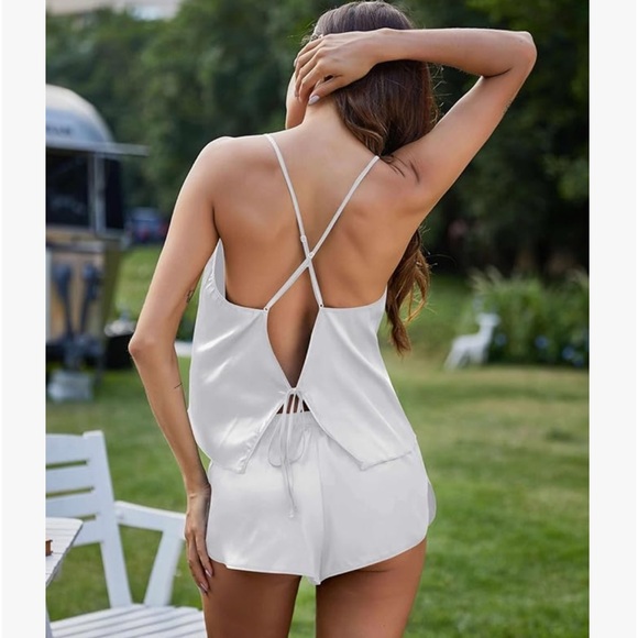 Ekouaer Silk Pajamas Set Satin Backless Lingerie Pjs Cami Set Camisole - Picture 3 of 9